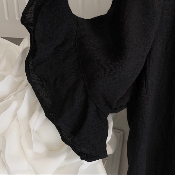 ESLEY BLACK TUNIC TOP BELL SLEEVE BACK ZIPPER CLOSURE - Picture 8 of 12